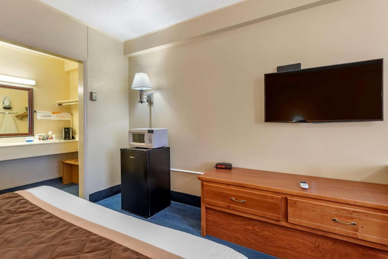 Asam Hotel Goodland Esterno foto