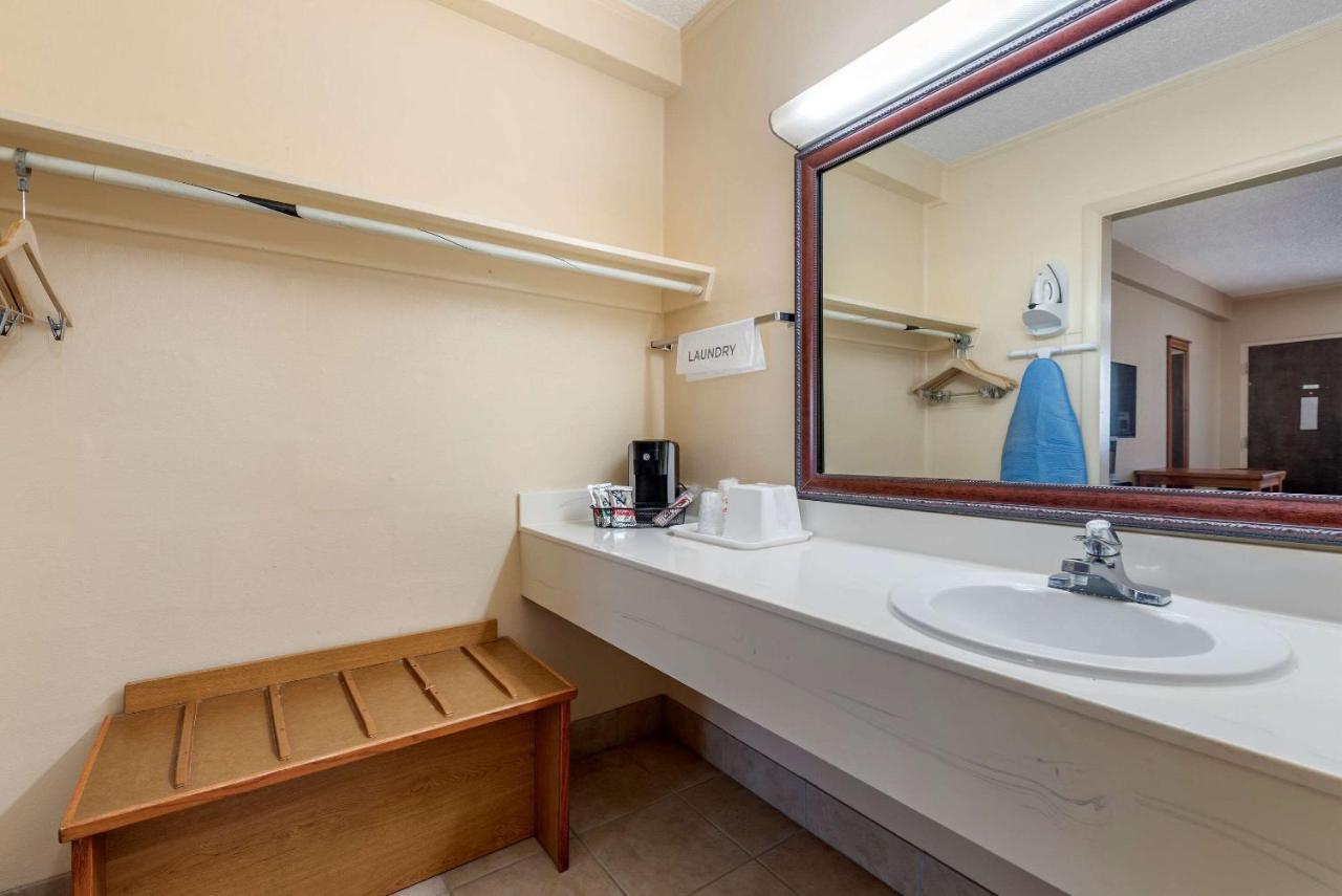 Asam Hotel Goodland Esterno foto